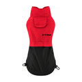 Nayeco Impermeable XTRM Rojo, prenda sola sobre fondo blanco